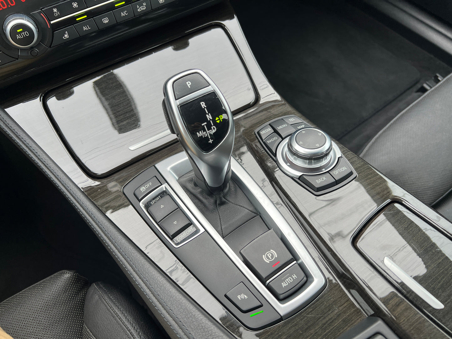 BMW 535i | M-Paket | F10 | 153.440 km | 306 PS | PDC | Limousine