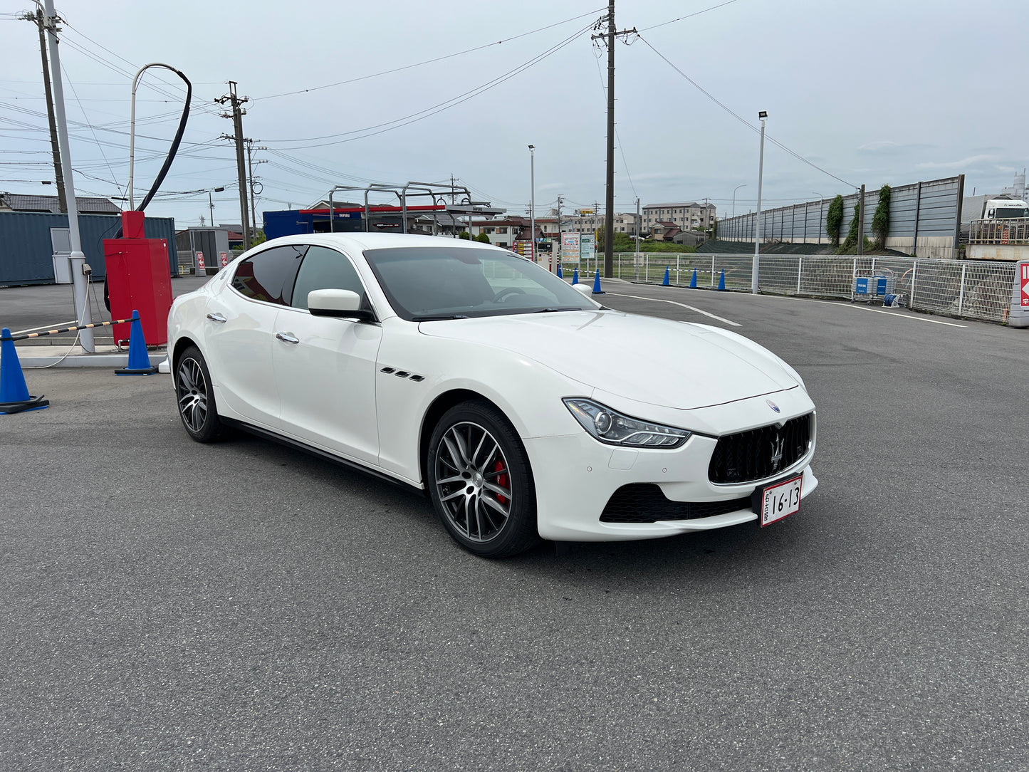 Maserati Ghibli V6 | 330 PS | 43.000 km | Automatik | Leder