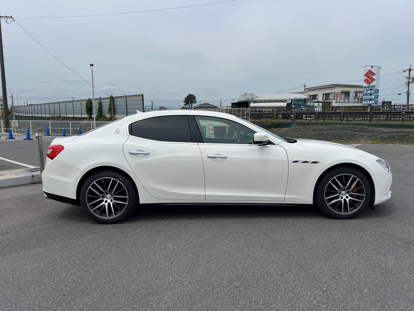 Maserati Ghibli V6 | 330 PS | 43.000 km | Automatik | Leder