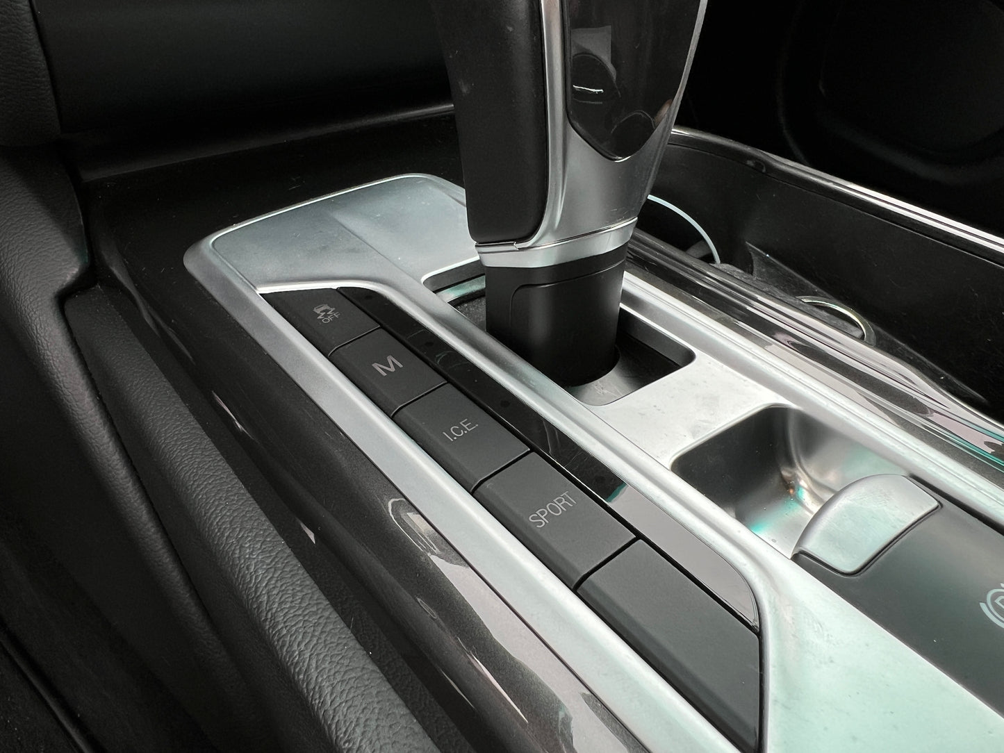 Maserati Ghibli V6 | 330 PS | 43.000 km | Automatik | Leder