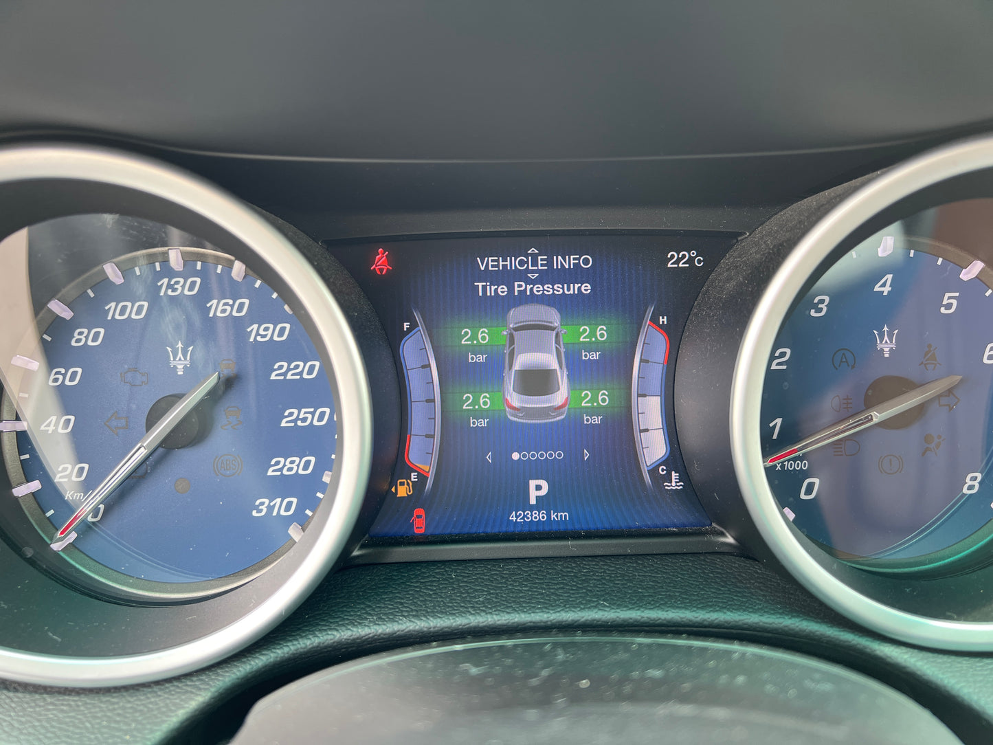 Maserati Ghibli V6 | 330 PS | 43.000 km | Automatik | Leder
