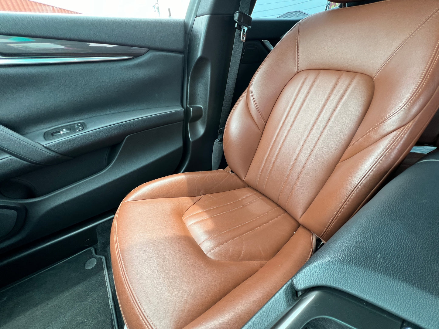 Maserati Ghibli V6 | 330 PS | 43.000 km | Automatik | Leder