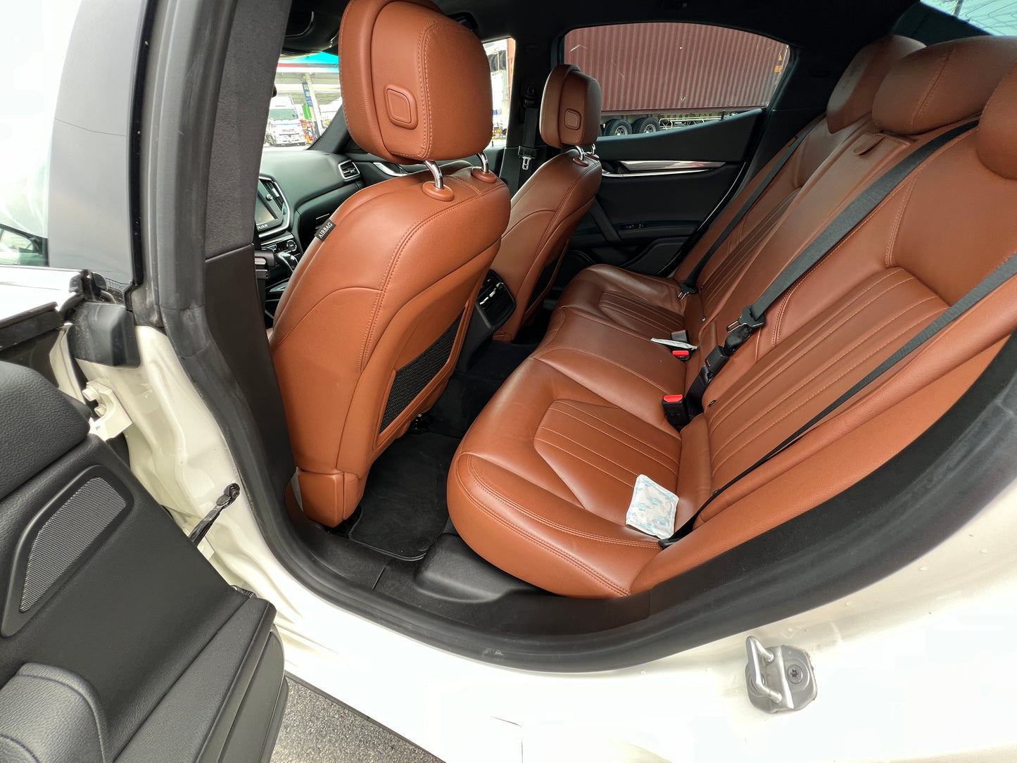 Maserati Ghibli V6 | 330 PS | 43.000 km | Automatik | Leder