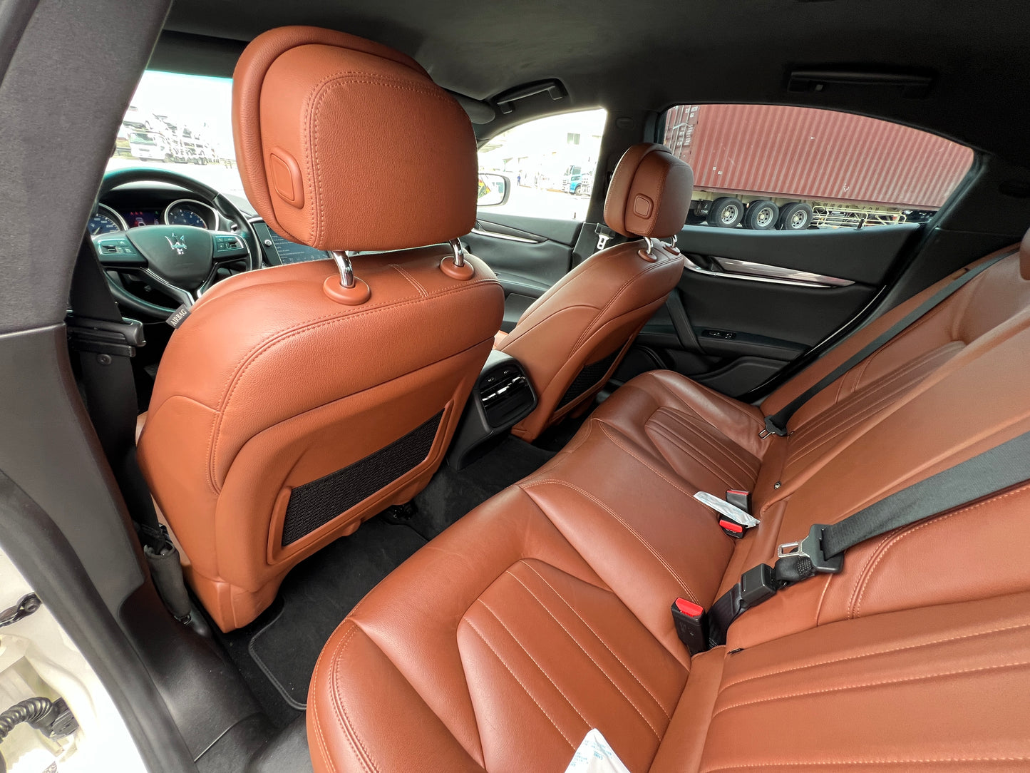 Maserati Ghibli V6 | 330 PS | 43.000 km | Automatik | Leder