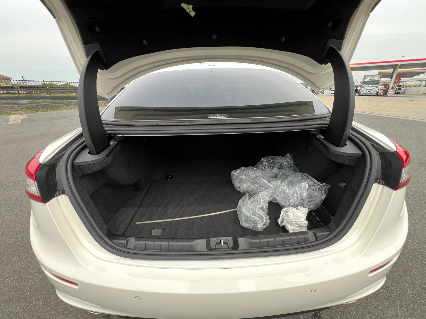 Maserati Ghibli V6 | 330 PS | 43.000 km | Automatik | Leder