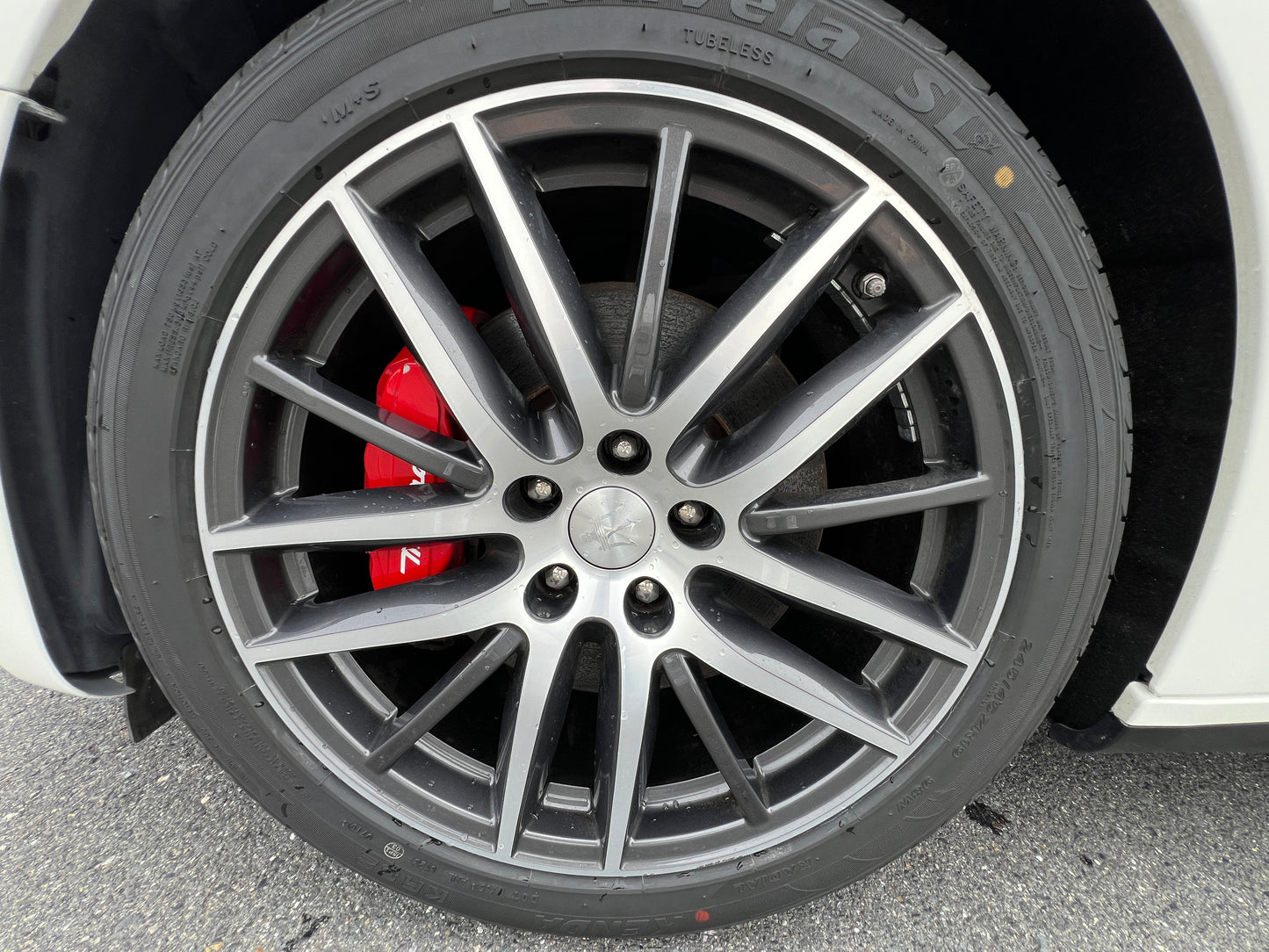 Maserati Ghibli V6 | 330 PS | 43.000 km | Automatik | Leder