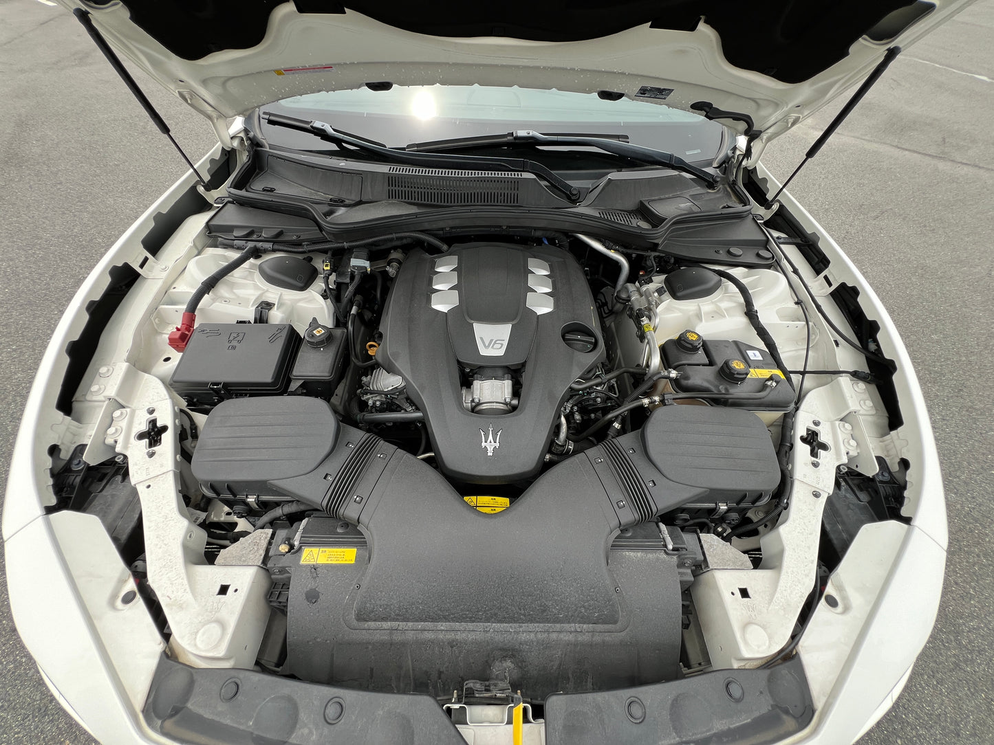 Maserati Ghibli V6 | 330 PS | 43.000 km | Automatik | Leder