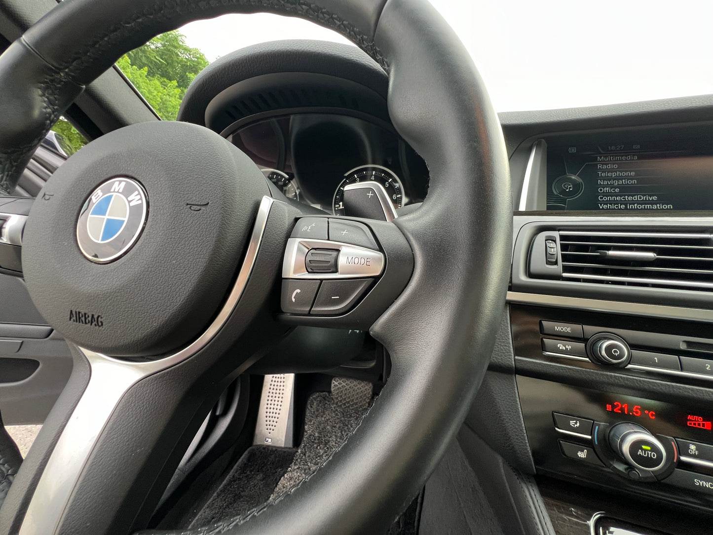 BMW 528i M-Paket | F10 LCI | 49.675 km | 245 PS | Keyless | Kamera