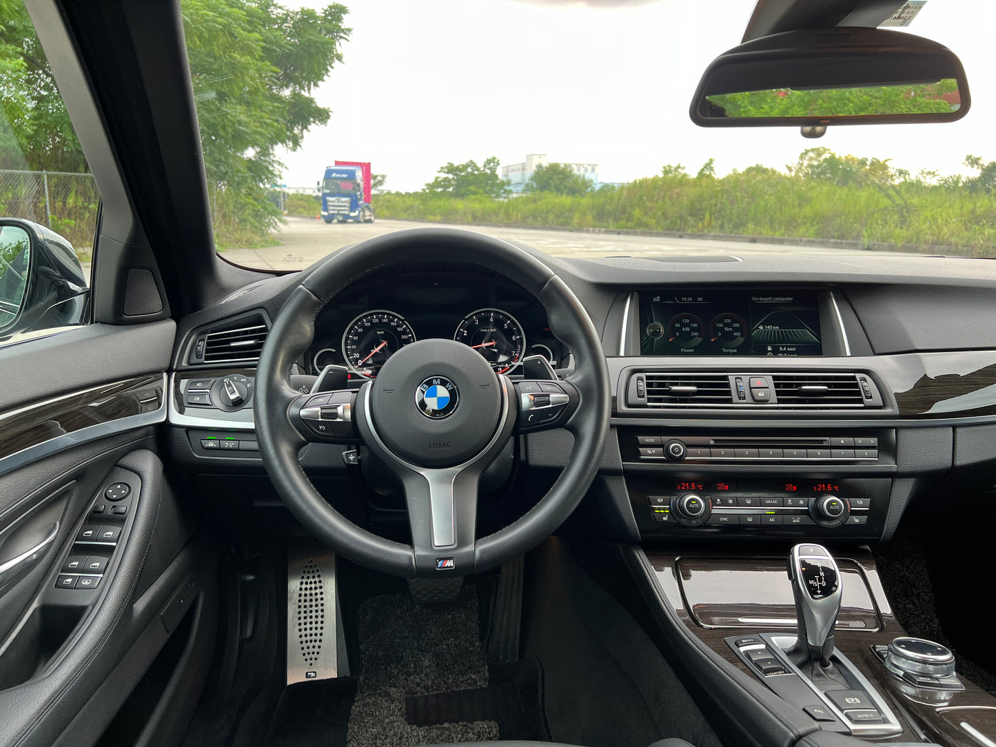 BMW 528i M-Paket | F10 LCI | 49.675 km | 245 PS | Keyless | Kamera