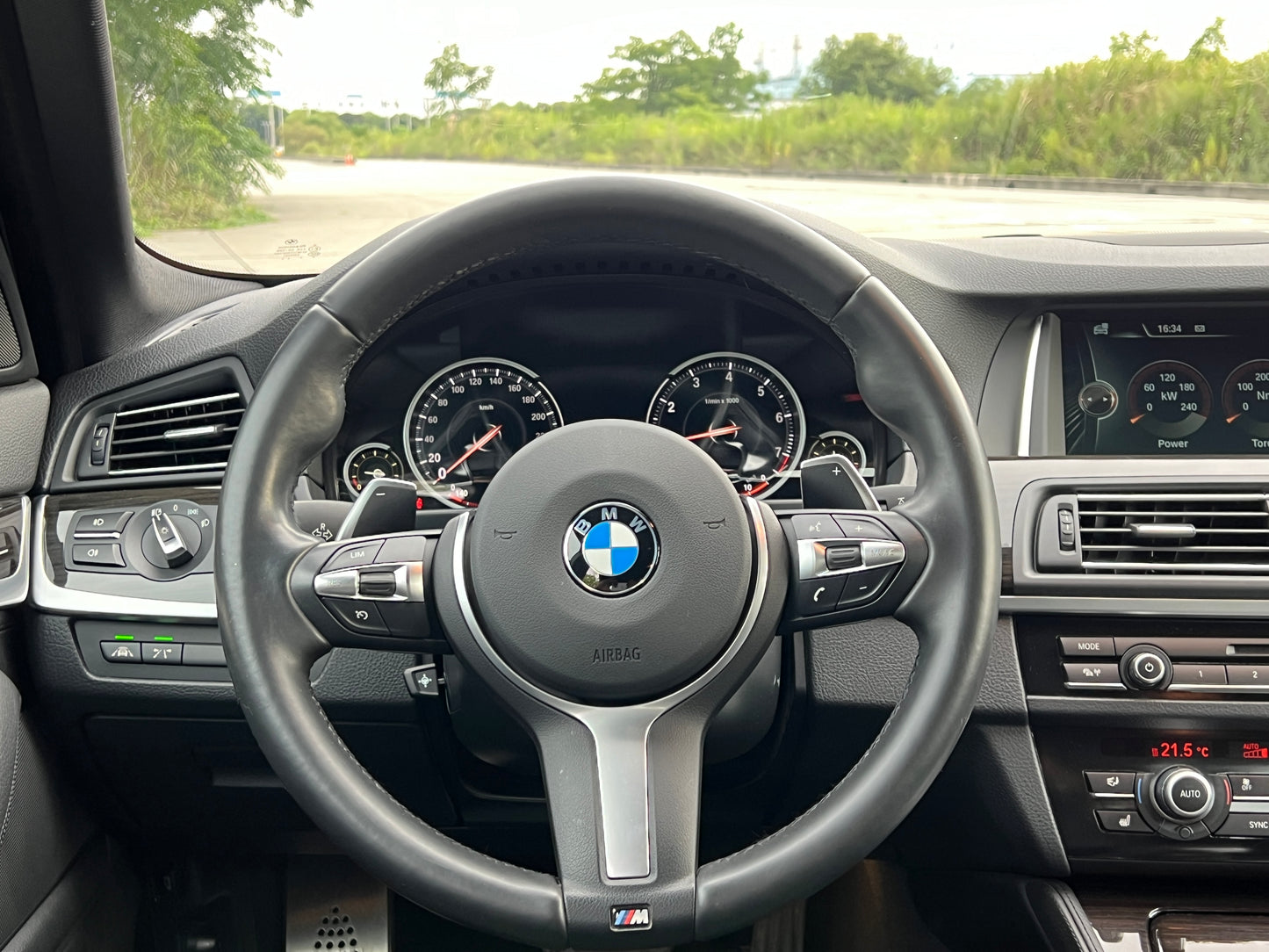 BMW 528i M-Paket | F10 LCI | 49.675 km | 245 PS | Keyless | Kamera
