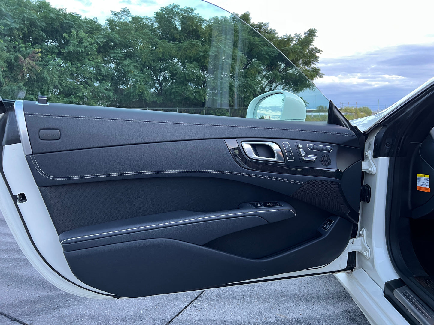 Mercedes Benz SL350 AMG Cabrio | 46.620 km | Airscarf & Rückfahrkamera | R231