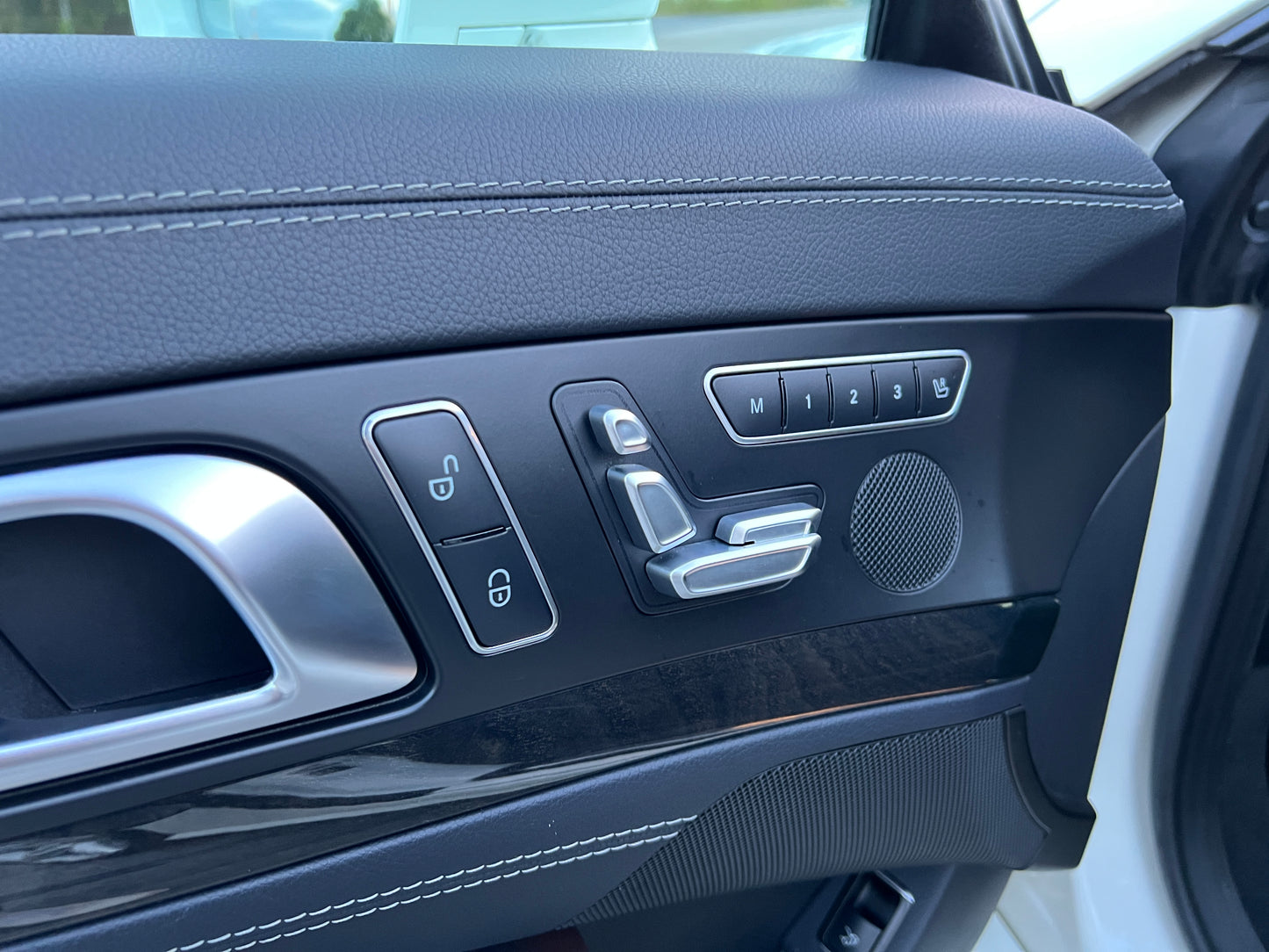 Mercedes Benz SL350 AMG Cabrio | 46.620 km | Airscarf & Rückfahrkamera | R231