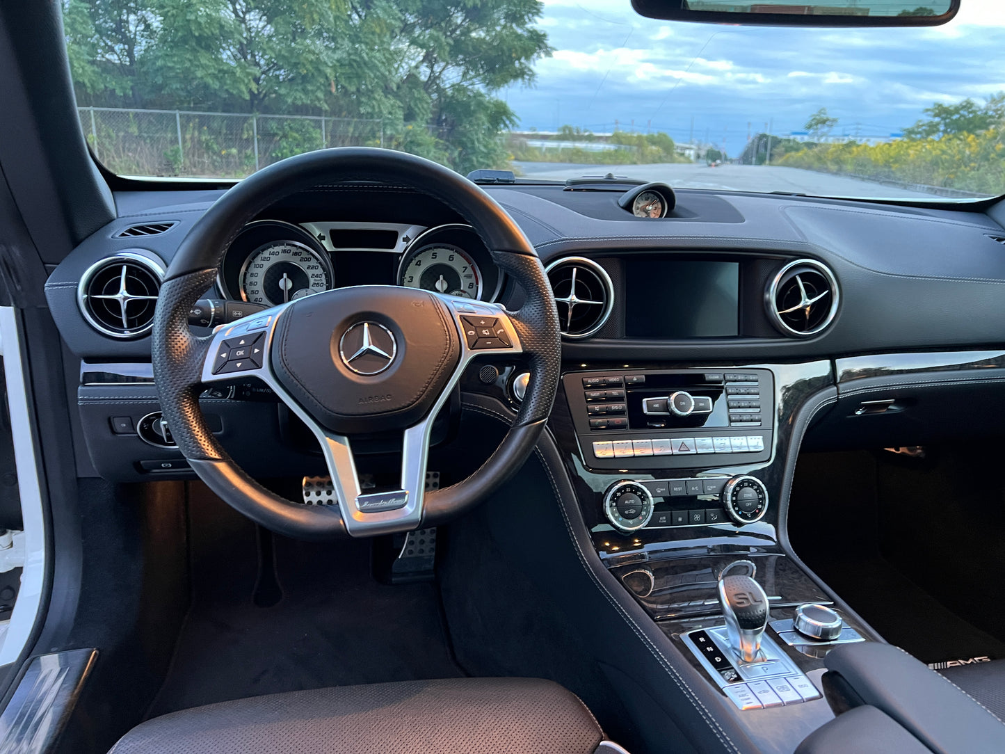 Mercedes Benz SL350 AMG Cabrio | 46.620 km | Airscarf & Rückfahrkamera | R231