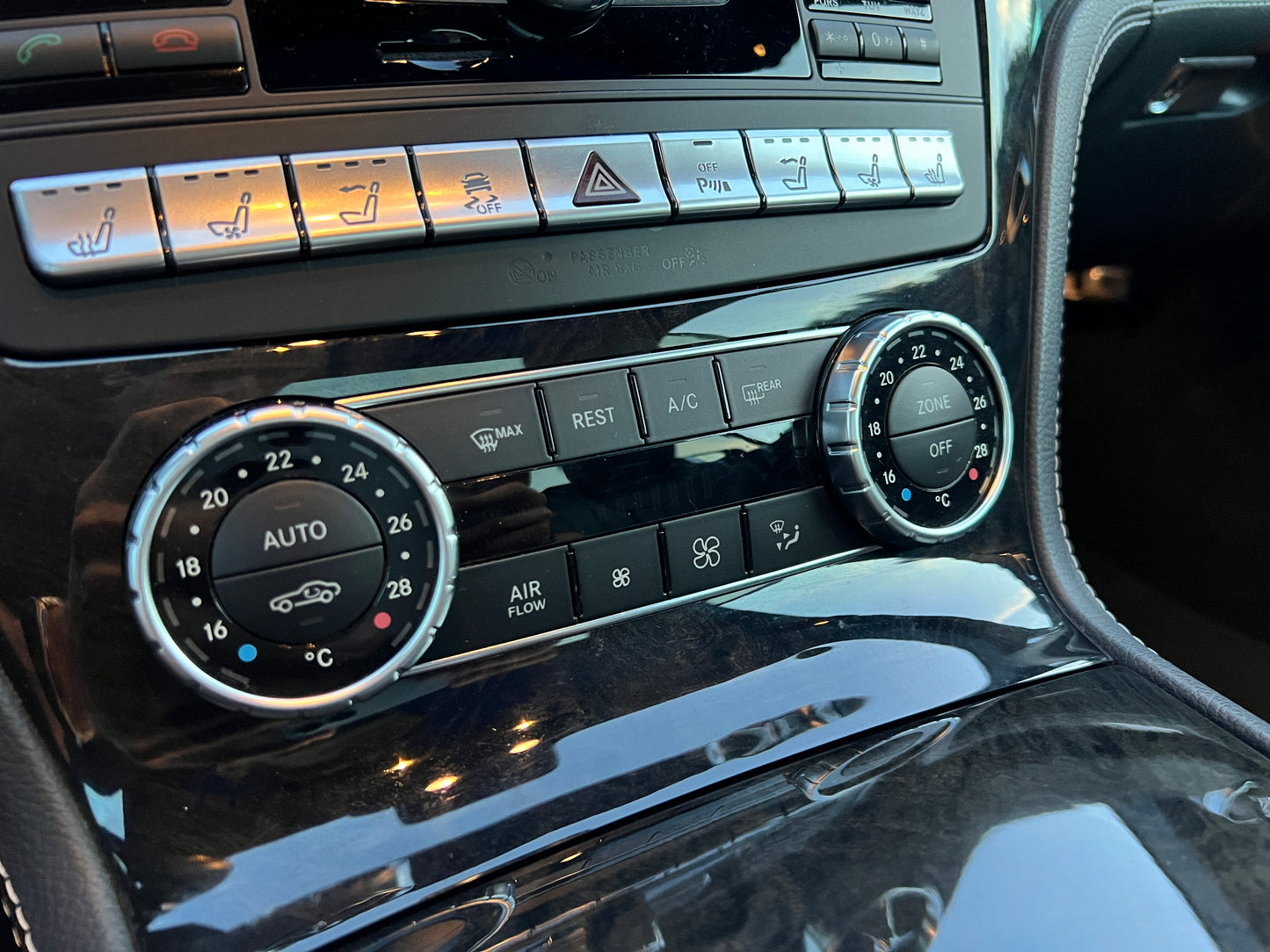 Mercedes Benz SL350 AMG Cabrio | 46.620 km | Airscarf & Rückfahrkamera | R231
