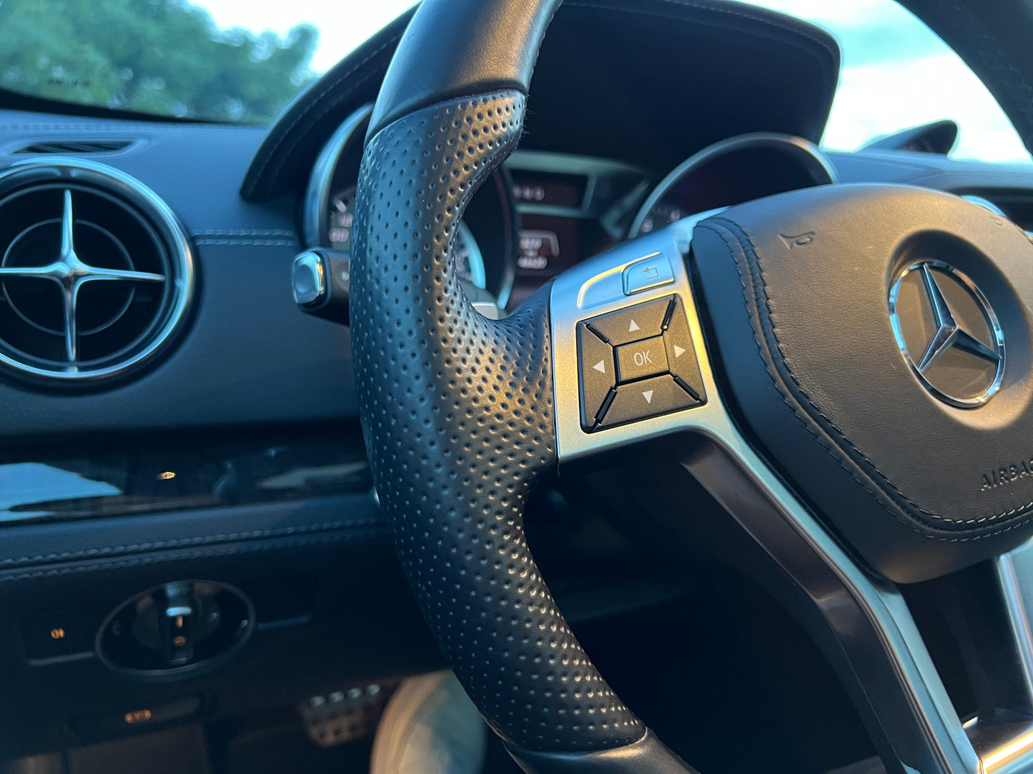 Mercedes Benz SL350 AMG Cabrio | 46.620 km | Airscarf & Rückfahrkamera | R231