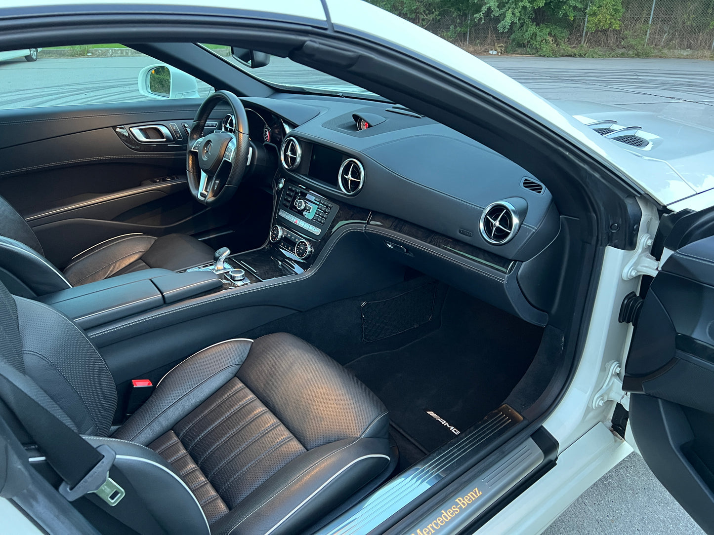 Mercedes Benz SL350 AMG Cabrio | 46.620 km | Airscarf & Rückfahrkamera | R231