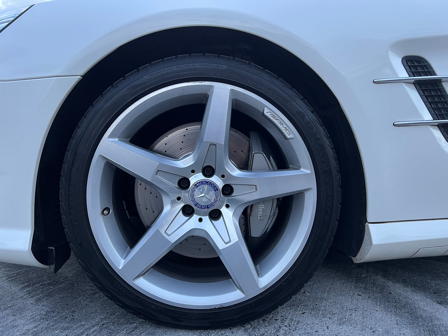 Mercedes Benz SL350 AMG Cabrio | 46.620 km | Airscarf & Rückfahrkamera | R231