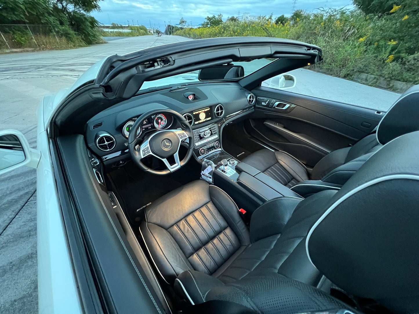 Mercedes Benz SL350 AMG Cabrio | 46.620 km | Airscarf & Rückfahrkamera | R231