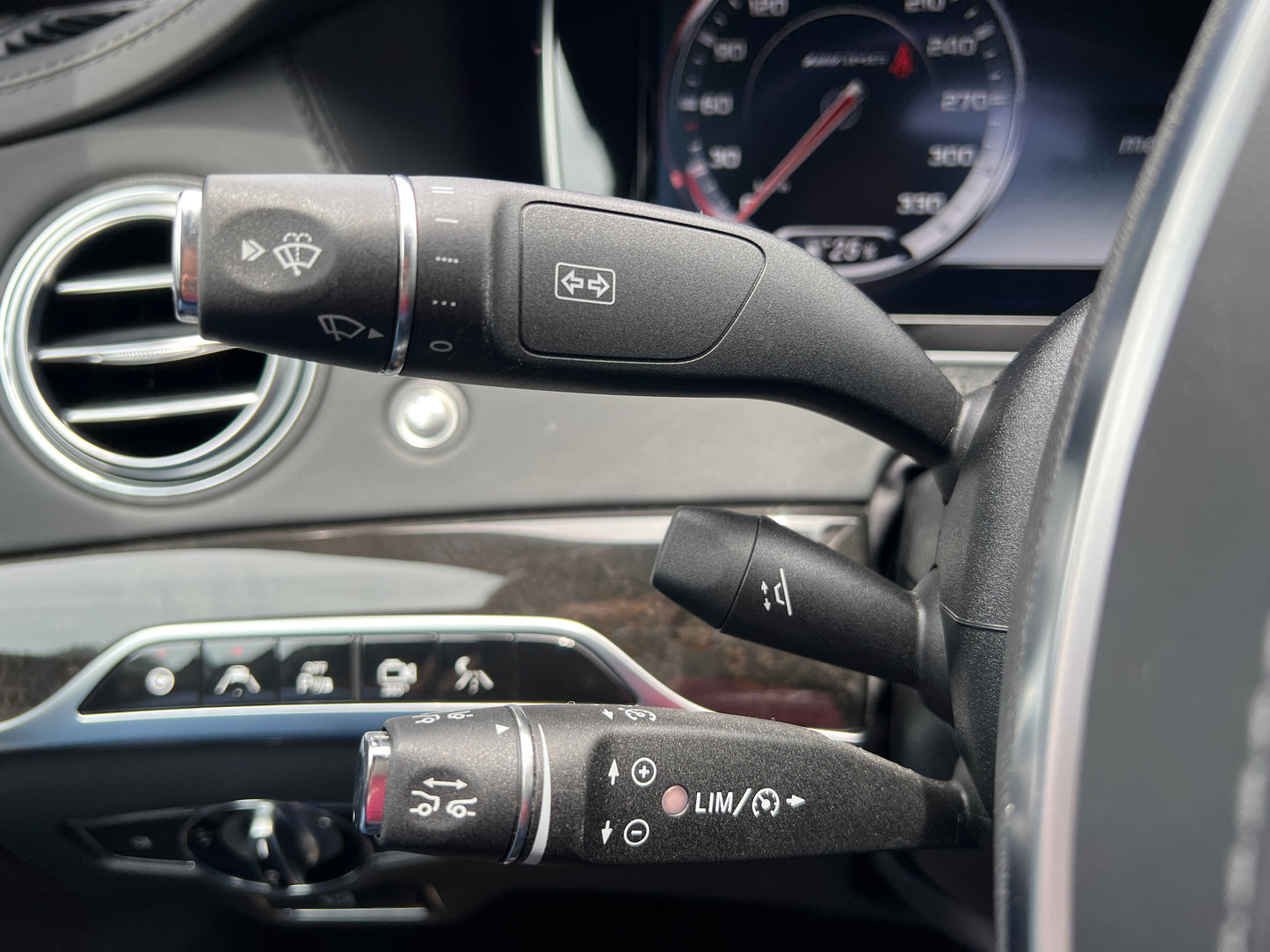 Mercedes Benz S63 L AMG | 4-Matic | W222 | 65.107 km | 585 PS | Nachtsicht