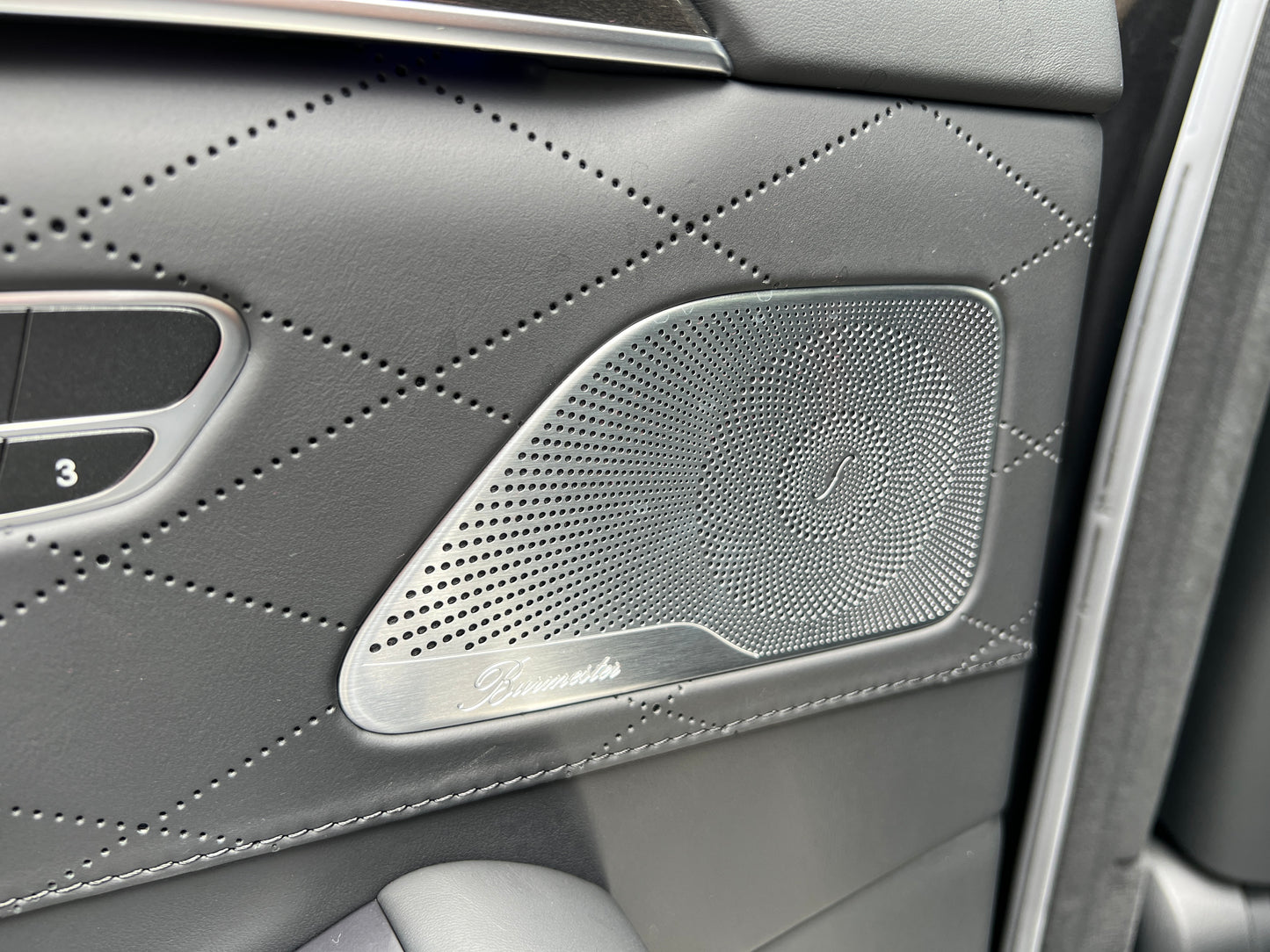 Mercedes Benz S63 L AMG | 4-Matic | W222 | 65.107 km | 585 PS | Nachtsicht
