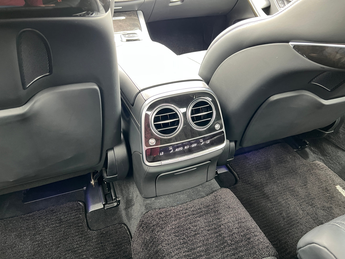 Mercedes Benz S63 L AMG | 4-Matic | W222 | 65.107 km | 585 PS | Nachtsicht