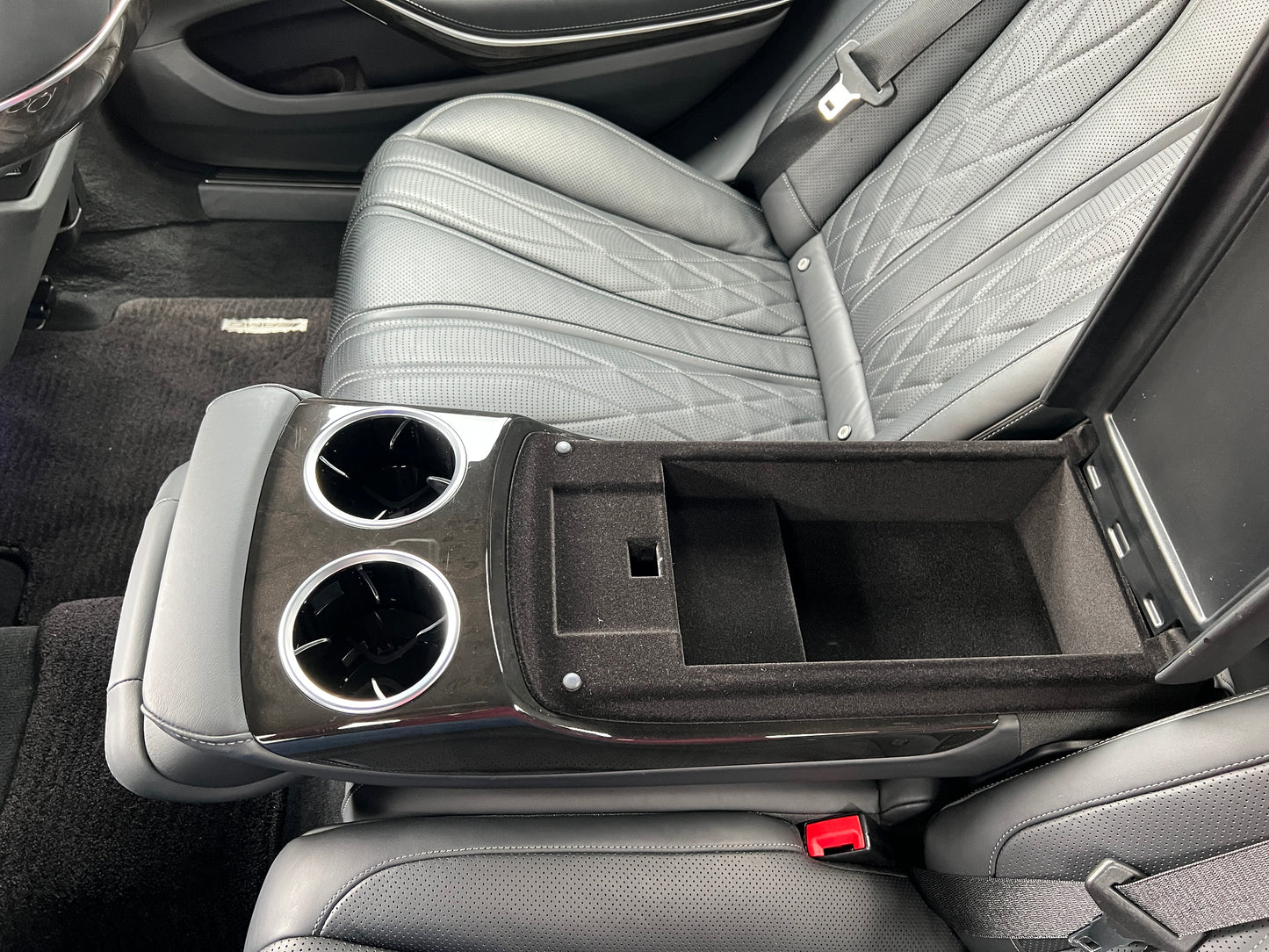 Mercedes Benz S63 L AMG | 4-Matic | W222 | 65.107 km | 585 PS | Nachtsicht