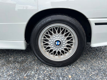 BMW M3 | E30 | 196.978 km | 215 PS | Schiebedach | Coupé | Historie!