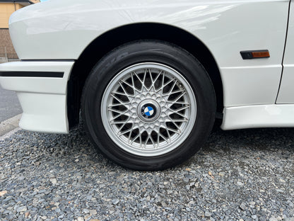 BMW M3 | E30 | 196.978 km | 215 PS | Schiebedach | Coupé | Historie!