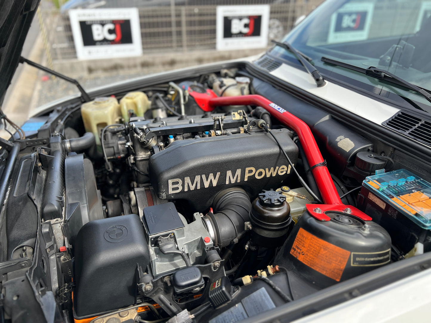 BMW M3 | E30 | 196.978 km | 215 PS | Schiebedach | Coupé | Historie!