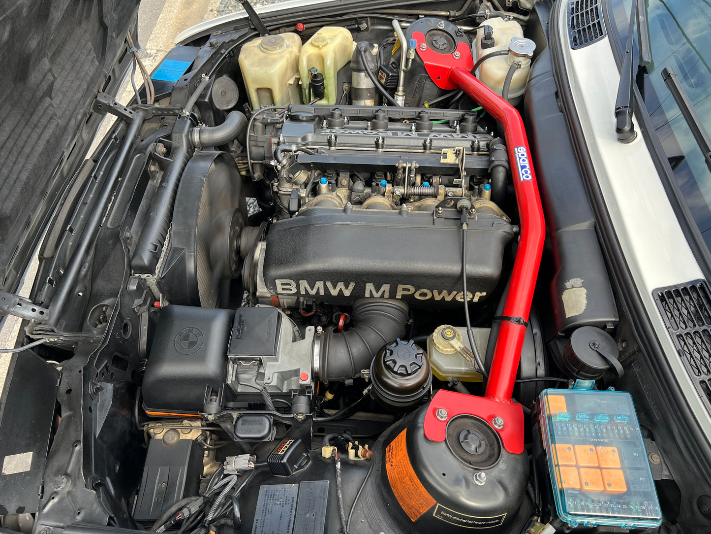 BMW M3 | E30 | 196.978 km | 215 PS | Schiebedach | Coupé | Historie!