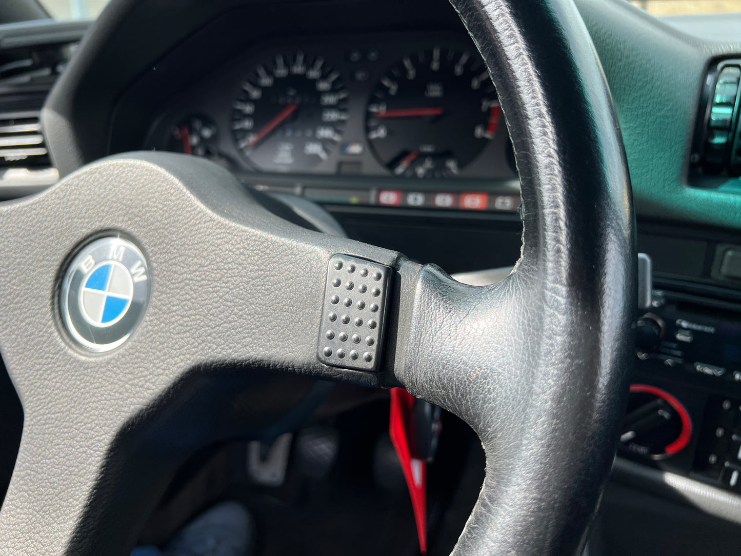 BMW M3 | E30 | 196.978 km | 215 PS | Schiebedach | Coupé | Historie!