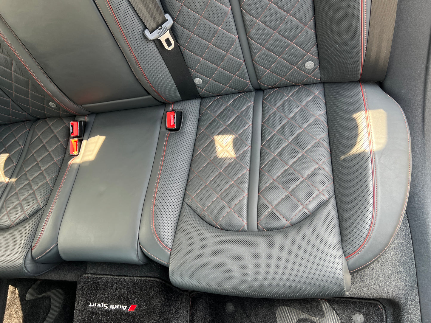 Audi S8 plus | quattro A8 | 4,0L V8 | 175.298 km | 605 PS | Limousine