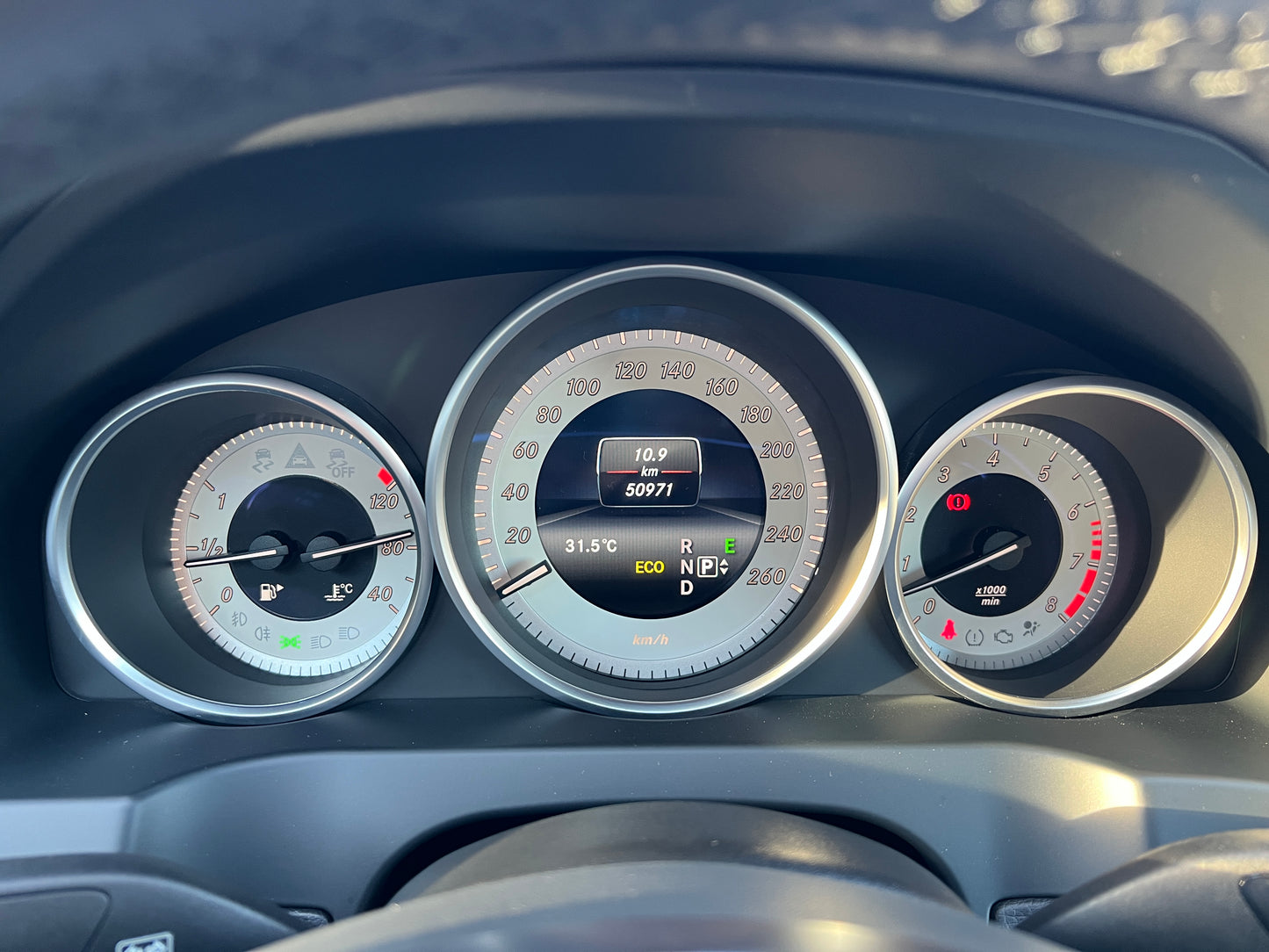 Mercedes Benz E400 AMG | C207 | 50.971 km | 333 PS | 360 Grad Kamera