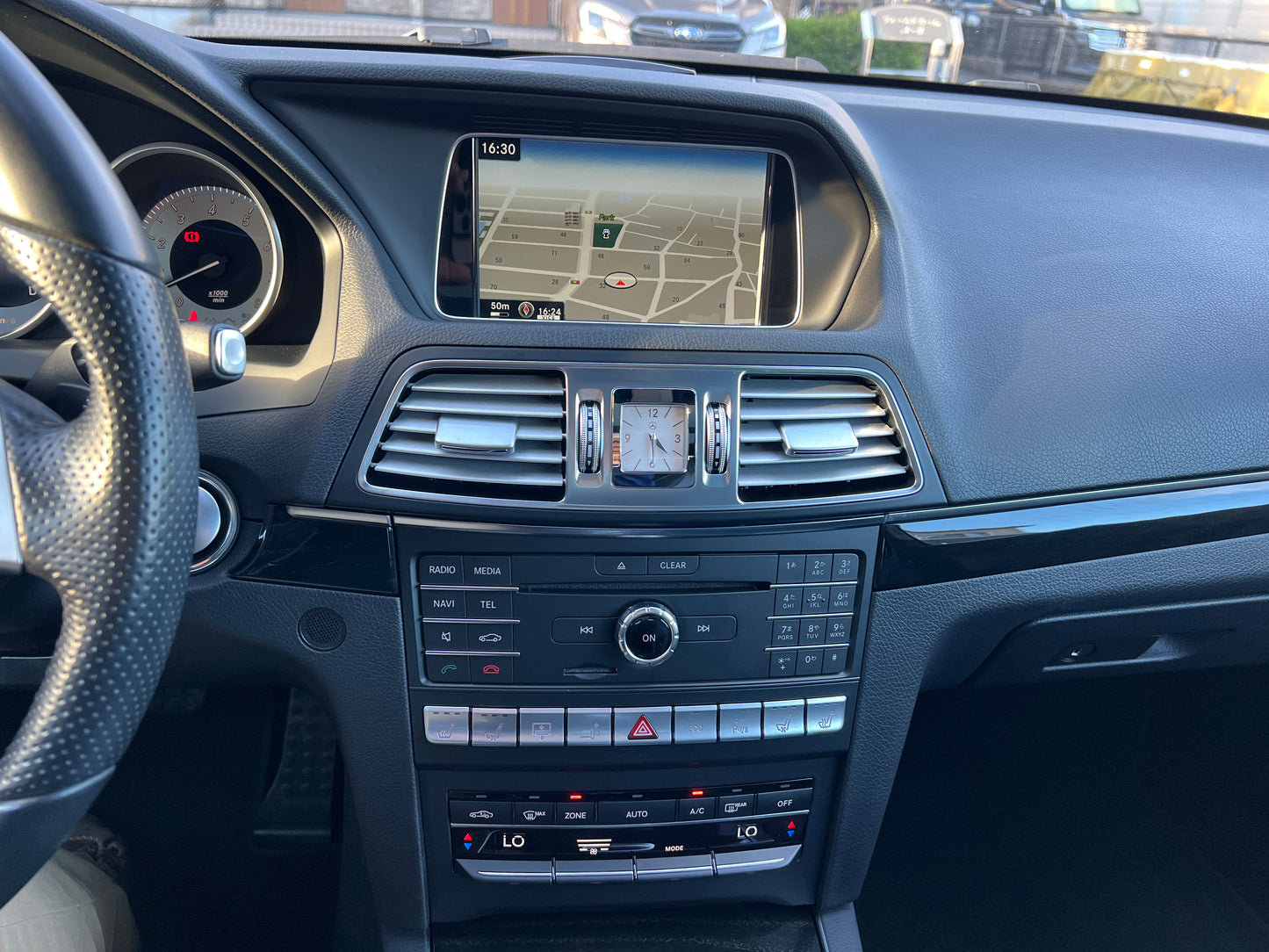 Mercedes Benz E400 AMG | C207 | 50.971 km | 333 PS | 360 Grad Kamera
