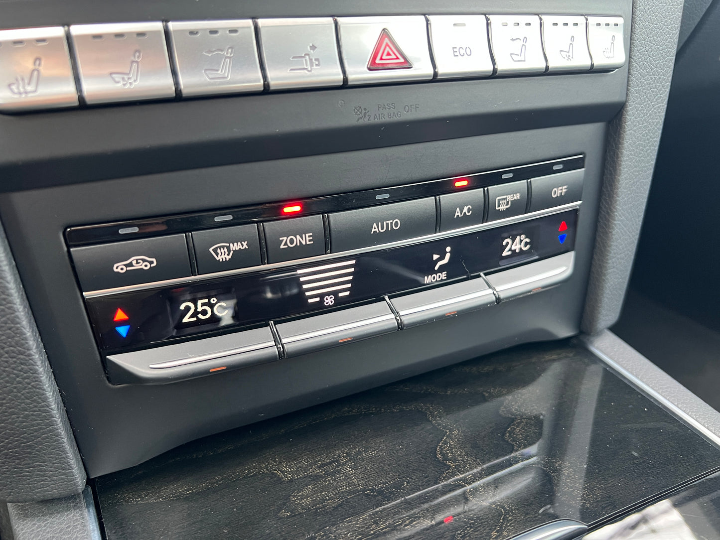 Mercedes Benz E400 AMG | R207 | 97.641 km | 333 PS | Cabrio