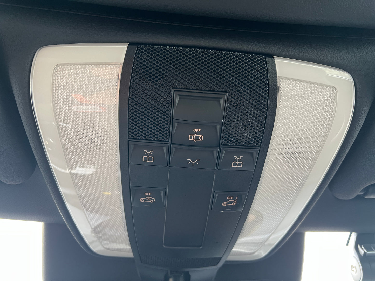 Mercedes Benz E400 AMG | R207 | 97.641 km | 333 PS | Cabrio