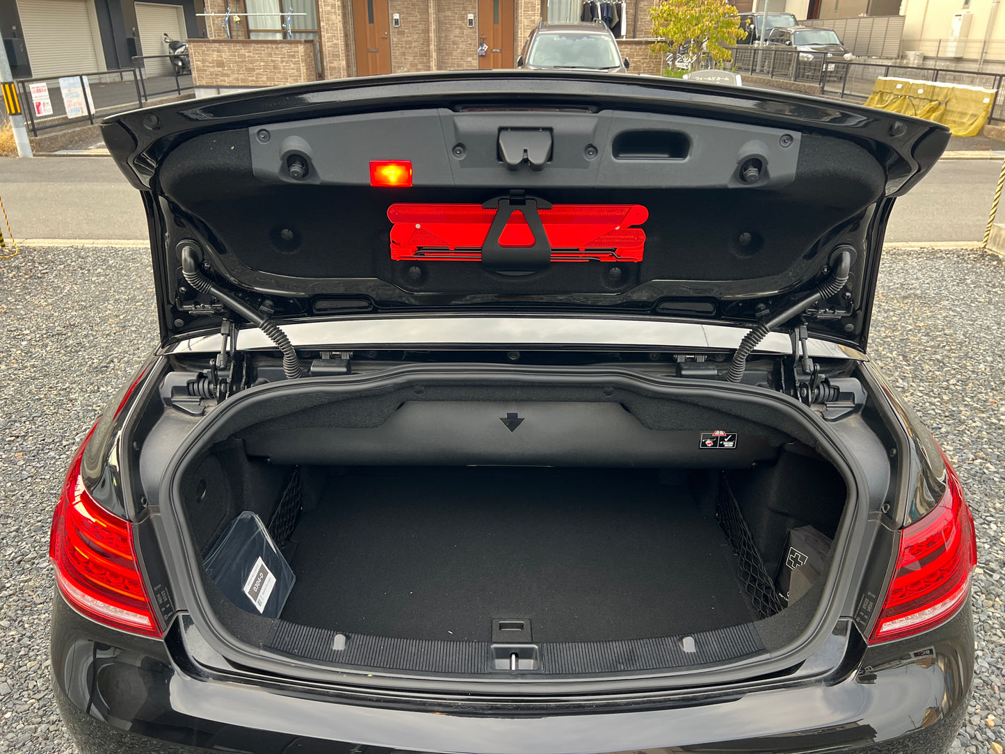 Mercedes Benz E400 AMG | R207 | 97.641 km | 333 PS | Cabrio