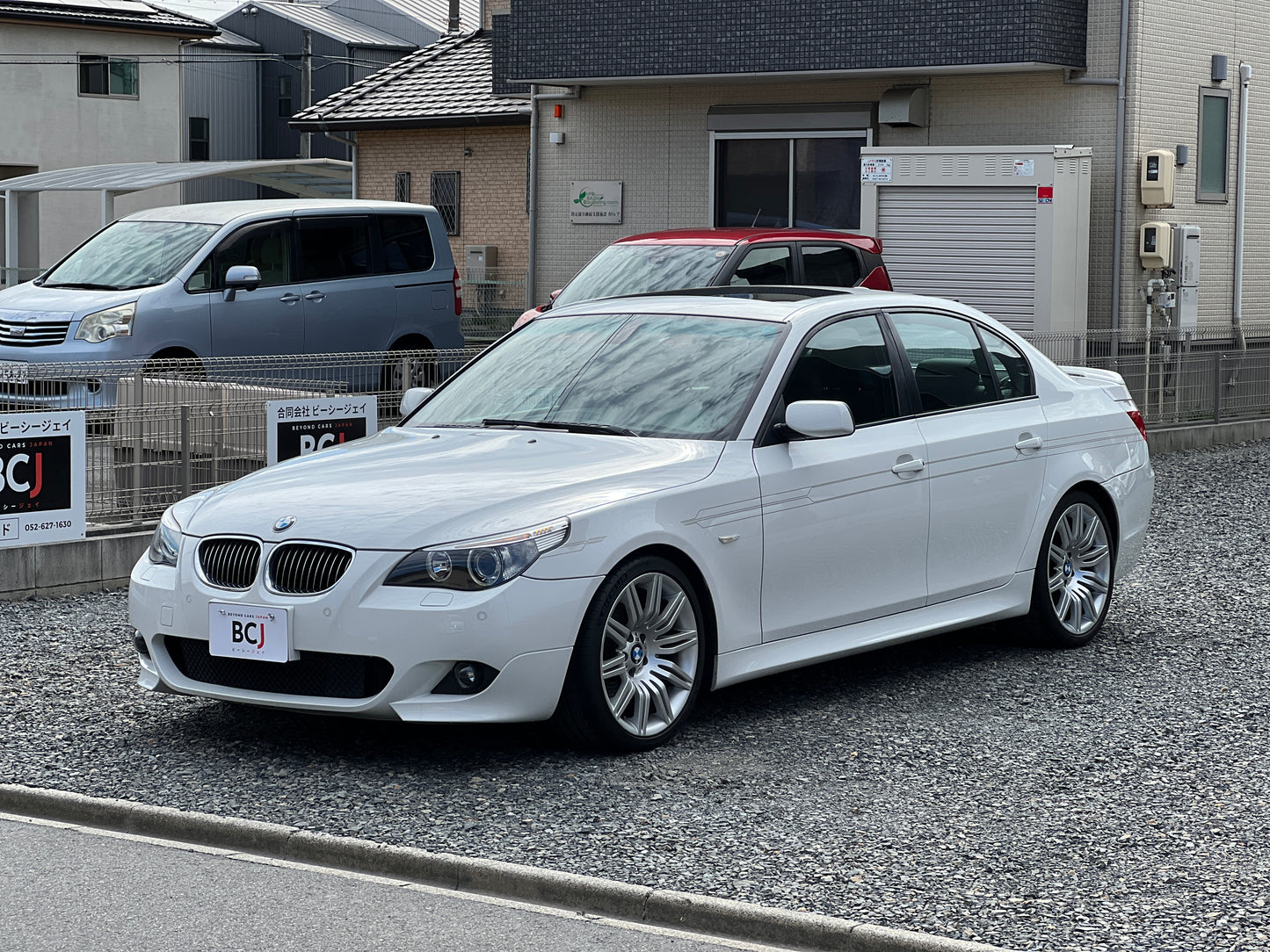 BMW 530i M-Package | E60 | 83,217 km | 258 hp | Sedan | Heated rear seats