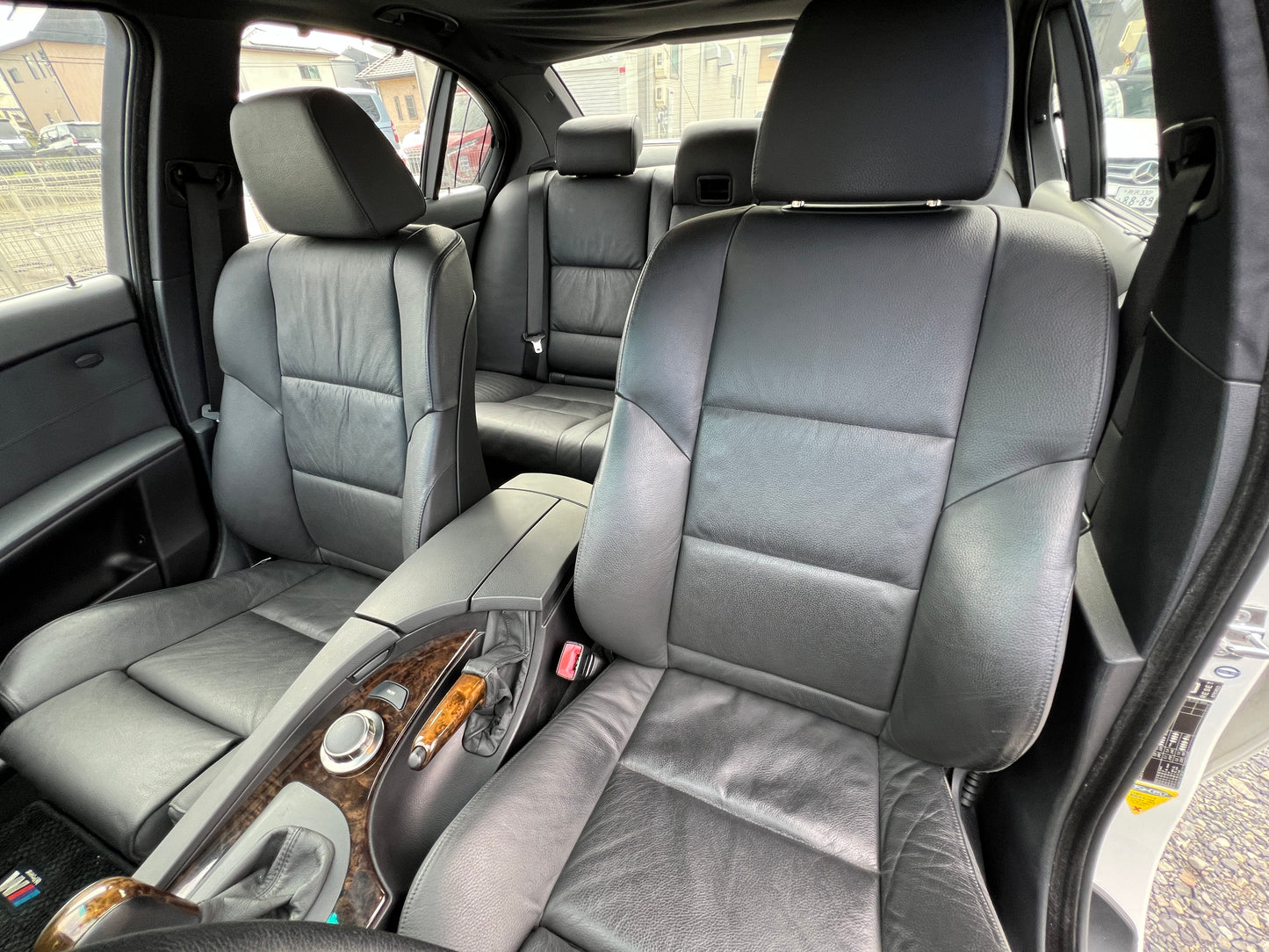 BMW 530i M-Package | E60 | 83,217 km | 258 hp | Sedan | Heated rear seats