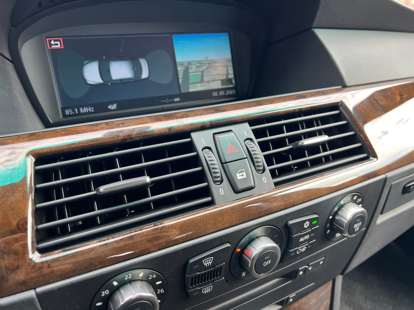 BMW 530i M-Package | E60 | 83,217 km | 258 hp | Sedan | Heated rear seats