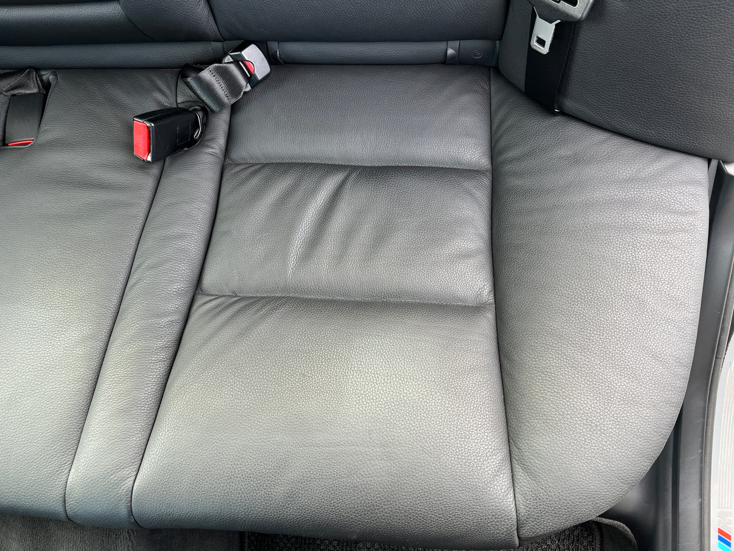 BMW 530i M-Package | E60 | 83,217 km | 258 hp | Sedan | Heated rear seats