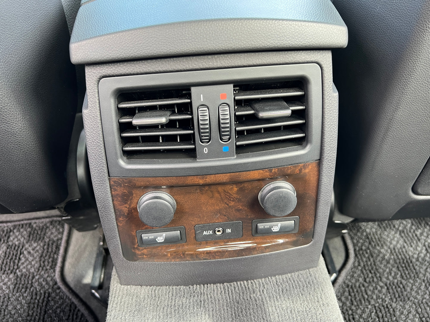 BMW 530i M-Package | E60 | 83,217 km | 258 hp | Sedan | Heated rear seats
