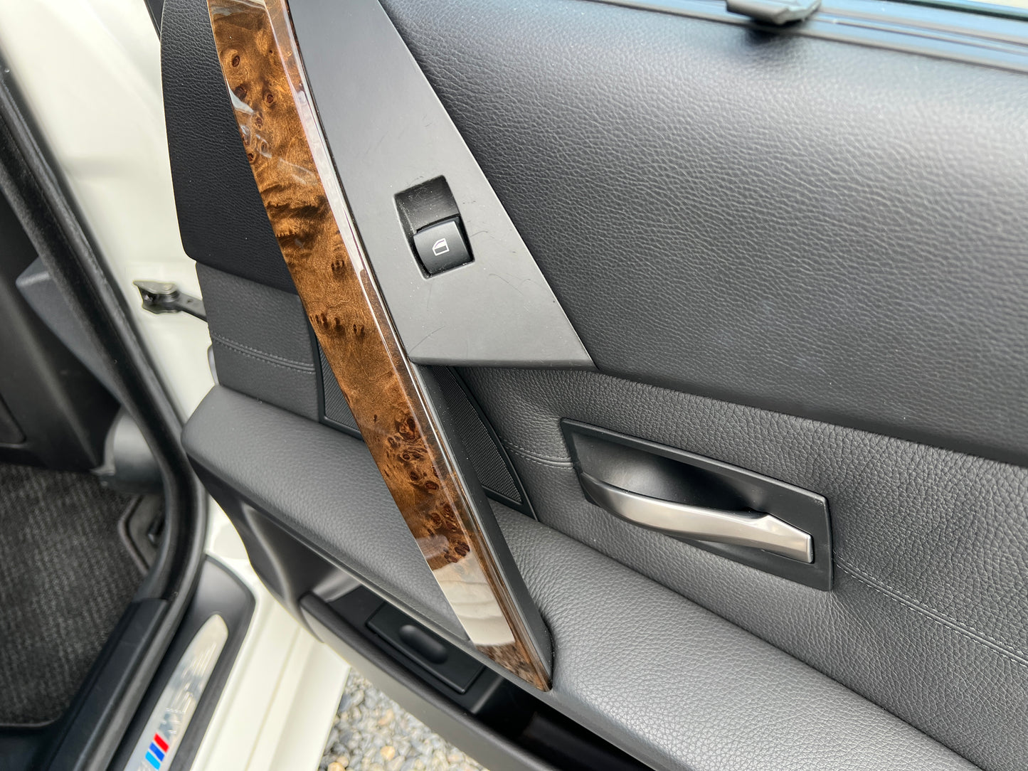 BMW 530i M-Package | E60 | 83,217 km | 258 hp | Sedan | Heated rear seats