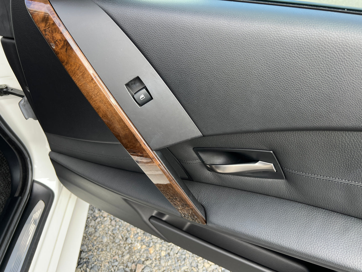 BMW 530i M-Package | E60 | 83,217 km | 258 hp | Sedan | Heated rear seats