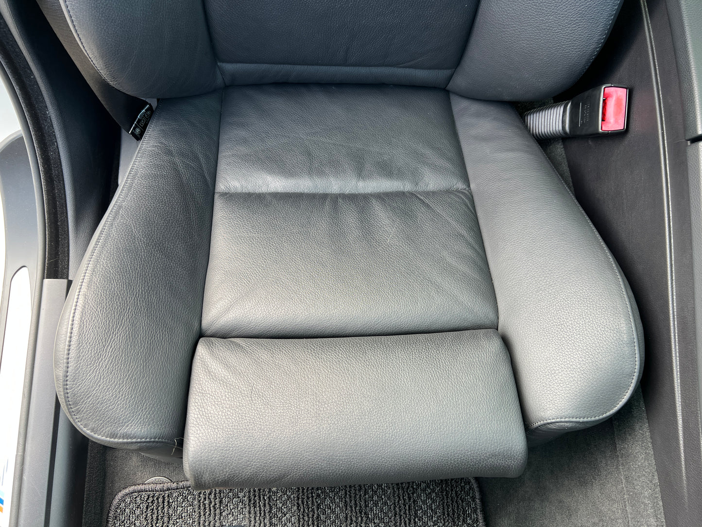 BMW 530i M-Package | E60 | 83,217 km | 258 hp | Sedan | Heated rear seats