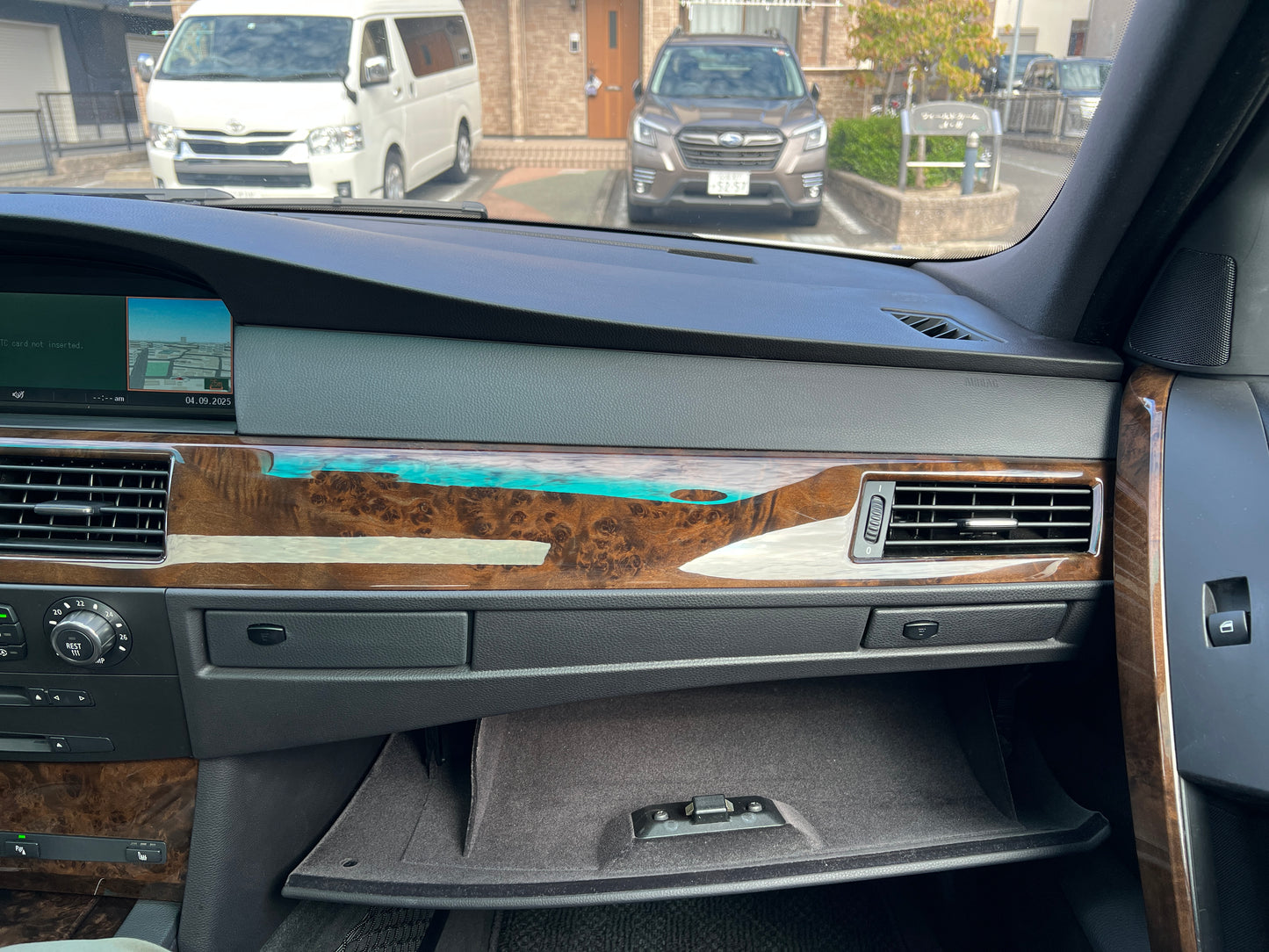 BMW 530i M-Package | E60 | 83,217 km | 258 hp | Sedan | Heated rear seats