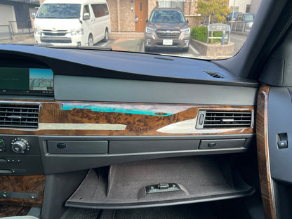 BMW 530i M-Package | E60 | 83,217 km | 258 hp | Sedan | Heated rear seats