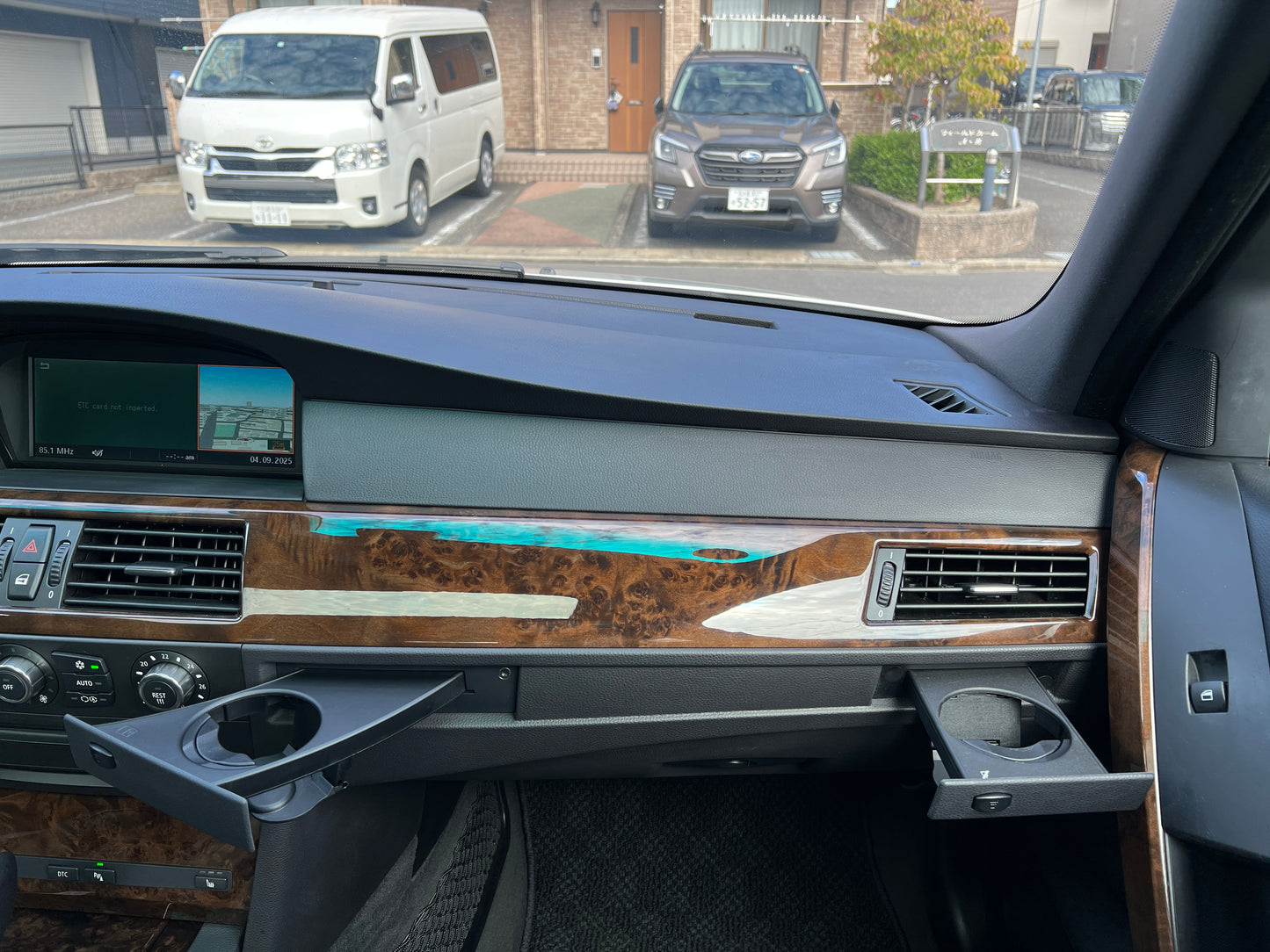 BMW 530i M-Package | E60 | 83,217 km | 258 hp | Sedan | Heated rear seats