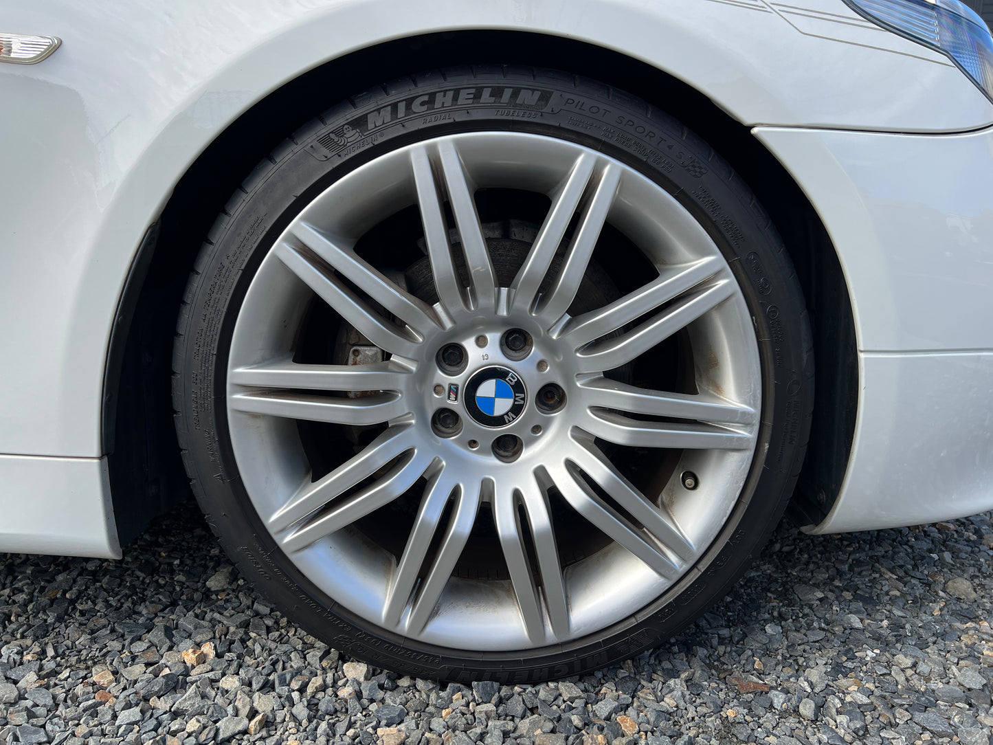 BMW 530i M-Package | E60 | 83,217 km | 258 hp | Sedan | Heated rear seats