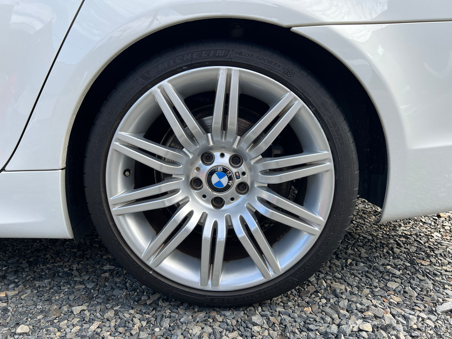 BMW 530i M-Package | E60 | 83,217 km | 258 hp | Sedan | Heated rear seats